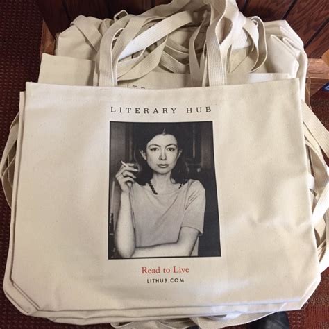 Joan Didion Tote Bag .